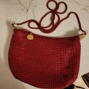 Red clutch